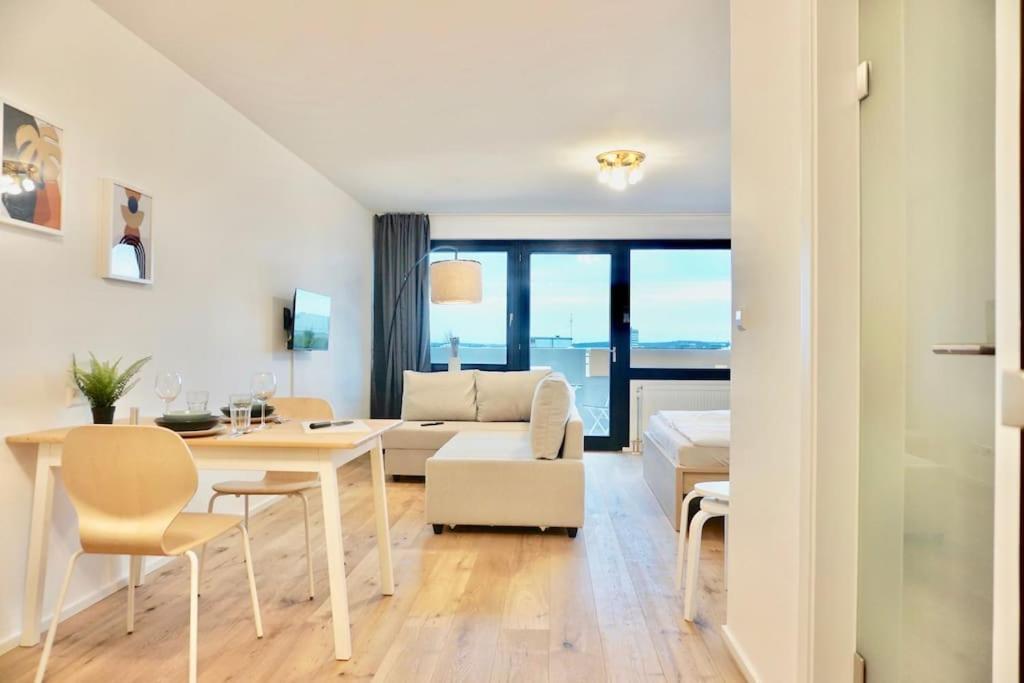 Neu Modernes Apartment In Top Lage, Free Parking Max 1,65M Hoehe Und 1,8M Breite Karlsruhe Exterior foto
