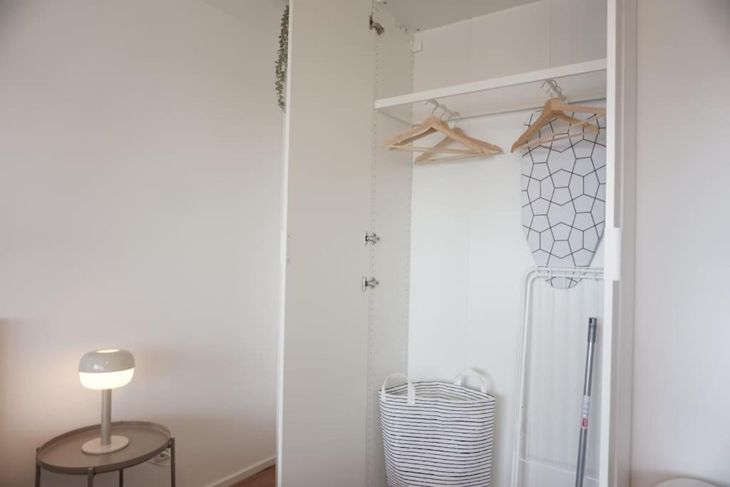 Neu Modernes Apartment In Top Lage, Free Parking Max 1,65M Hoehe Und 1,8M Breite Karlsruhe Exterior foto