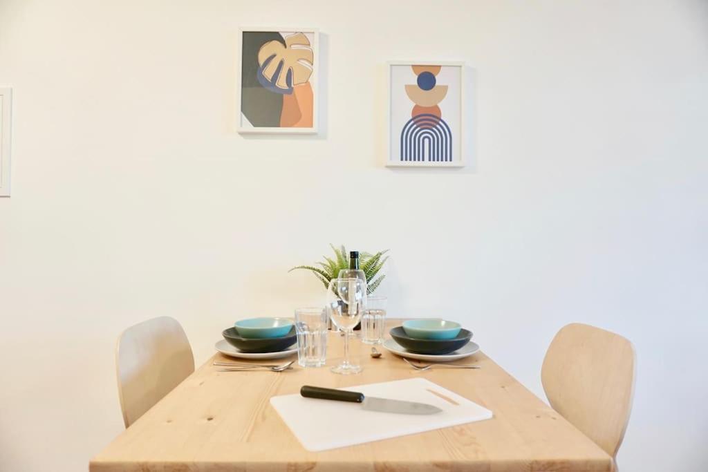Neu Modernes Apartment In Top Lage, Free Parking Max 1,65M Hoehe Und 1,8M Breite Karlsruhe Exterior foto